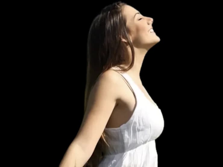 mujer-respirando-ojos-cerrados